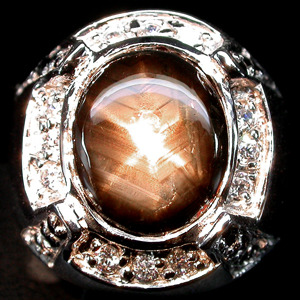 Кольцо из серебра 925 пробы (маркировка стоит) с покрытием из белого золота с звездчатым САПФИРОМ